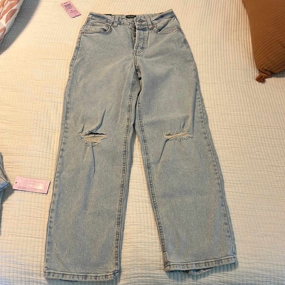 NWT wild fable distressed straight jeans size 4 short.
